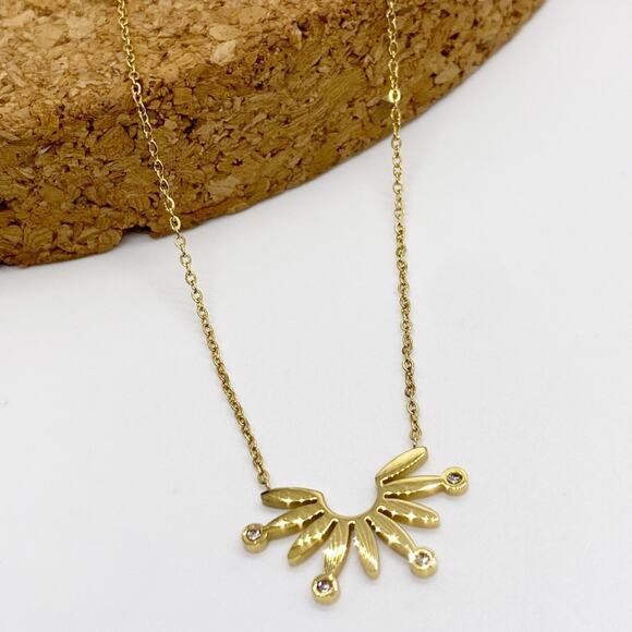 NEW Abstract Sunrise Gold Layering Necklace - Picture 12 of 16